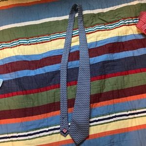 3 boys vineyard vines ties, barely worn.